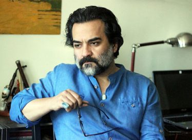 دیوارِ کوچهی ما همسن و سالمونه ! – یغما گلرویی